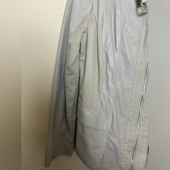 Vintage Armani Collezioni Gray Lambskin Leather and Flax Cropped Moto Jacket 14 - Picture 3 of 13